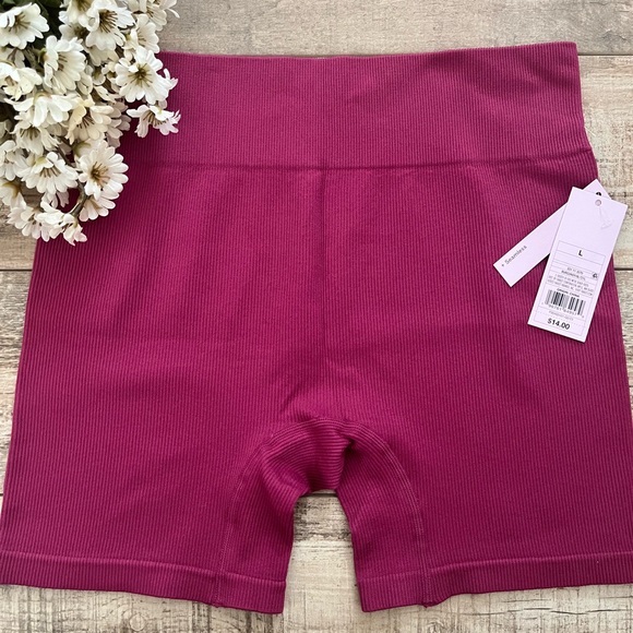 wild fable Pants - Wild Fable: Burgundy Biker Shorts 🌺